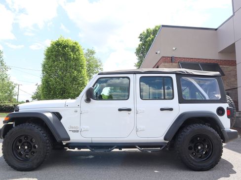 Used 2018 Jeep Wrangler Unlimited Sport AWD/4WD image 10