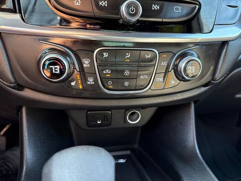 Used 2023 Chevrolet Traverse LT w/ LPO, Floor Liner Package AWD/4WD image 31