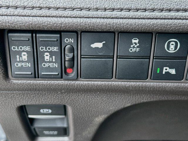 Certified 2024 Honda Odyssey Touring image 7