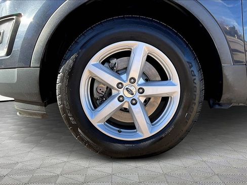 Used 2017 Ford Explorer XLT w/ Equipment Group 201A image 8