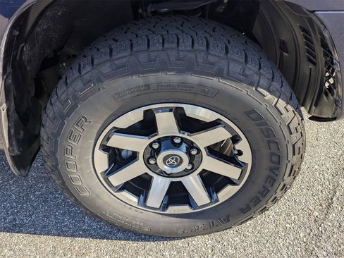 Used 2019 Toyota 4Runner TRD Off-Road Premium image 11