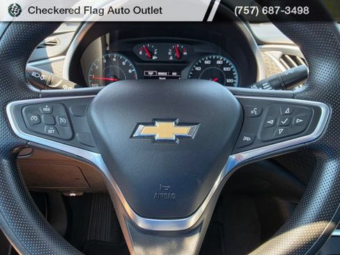 Used 2022 Chevrolet Malibu LT FWD image 18