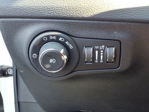 Used 2018 Jeep Compass Limited w/ Navigation Group AWD/4WD image 21