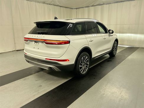 Used 2022 Lincoln Corsair AWD w/ Equipment Group 101A image 2