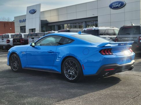 Used 2025 Ford Mustang GT Premium w/ GT Performance Package image 3