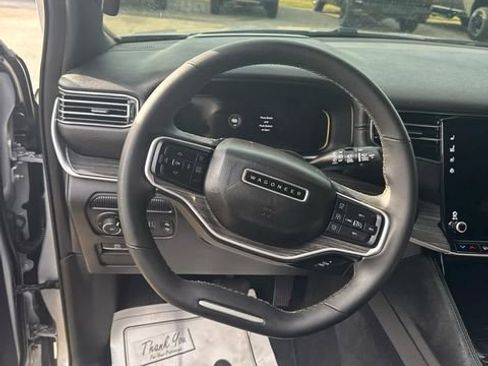 Used 2022 Jeep Wagoneer Series III w/ Convenience Group I AWD/4WD image 17
