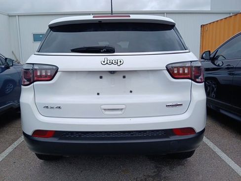 Used 2024 Jeep Compass Latitude AWD/4WD image 9