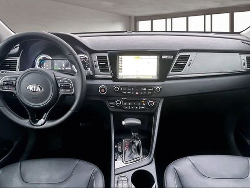 Used 2018 Kia Niro EX w/ EX Premium Package image 7