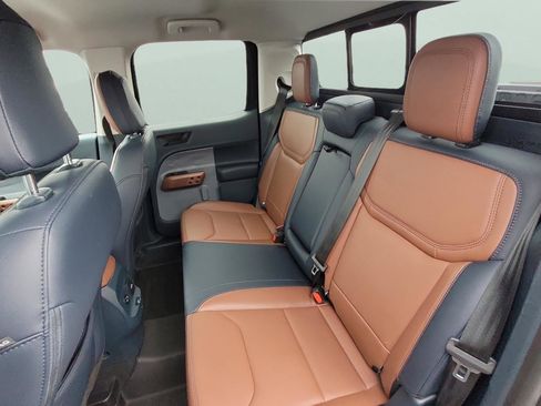 Used 2023 Ford Maverick Lariat w/ Lariat Luxury Package image 16