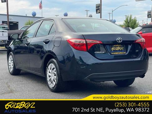 Used 2017 Toyota Corolla LE w/ Carpet Mat Package (TMS) FWD image 4