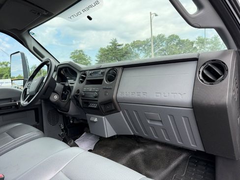 Used 2022 Ford F750 2WD Regular Cab Super Duty image 19