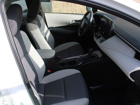 Used 2023 Toyota Corolla LE FWD image 10