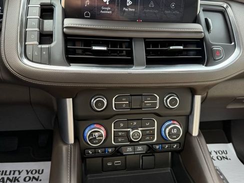 Used 2023 GMC Yukon XL SLT AWD/4WD image 22