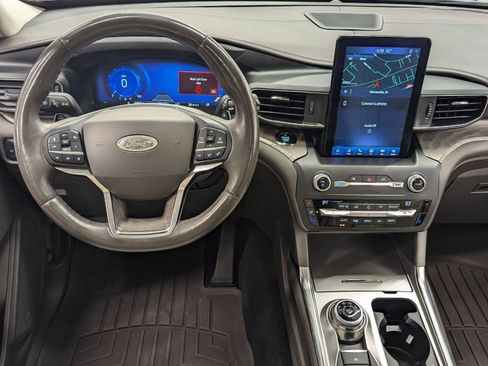 Used 2020 Ford Explorer Platinum w/ Premium Technology Package image 25