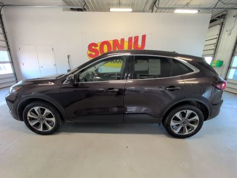 Certified 2023 Ford Escape Platinum image 2