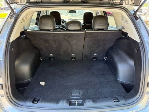 Used 2019 Jeep Compass Latitude w/ Popular Equipment Group FWD image 19