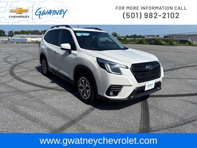 Used 2024 Subaru Forester Premium AWD/4WD image 3