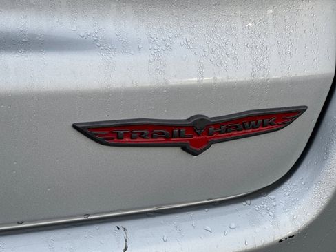 Used 2024 Jeep Compass Trailhawk image 32