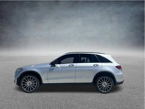 Used 2022 Mercedes-Benz GLC 300 image 2