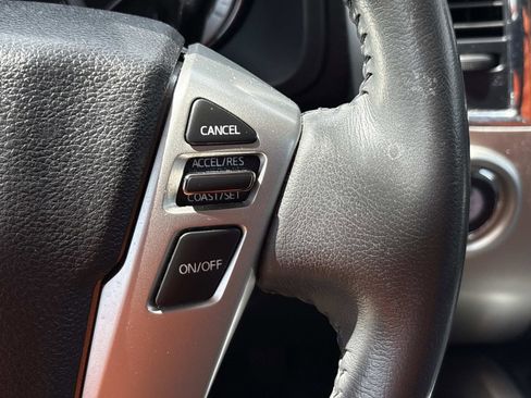 Used 2017 Nissan Titan SL RWD image 21