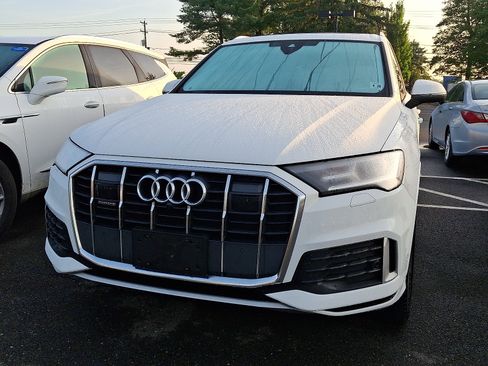 Used 2023 Audi Q7 2.0T Premium w/ Convenience Package AWD/4WD image 2