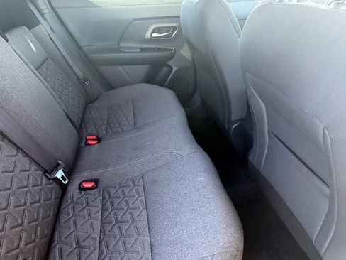 Certified 2025 Nissan Kicks SV image 11