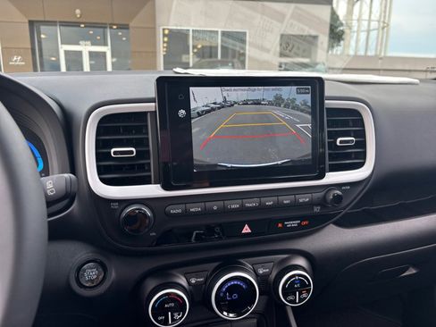 Certified 2025 Hyundai Venue Limited image 19