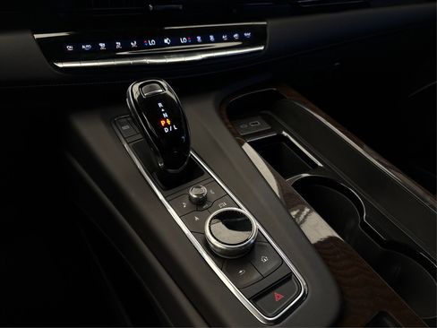 Certified 2024 Cadillac Escalade Premium Luxury Platinum image 32