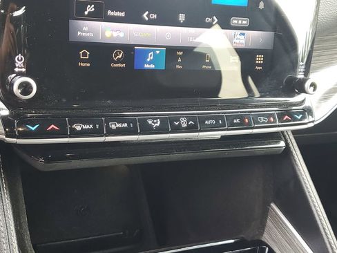 Used 2024 Jeep Wagoneer L Series II w/ Flexible Seating Group RWD image 20