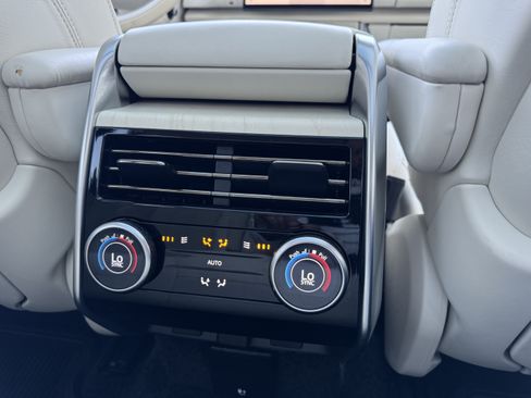 Certified 2024 Land Rover Range Rover SE AWD/4WD image 30