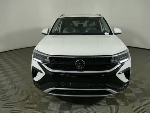 Used 2024 Volkswagen Taos SE w/ Panoramic Sunroof Package image 26