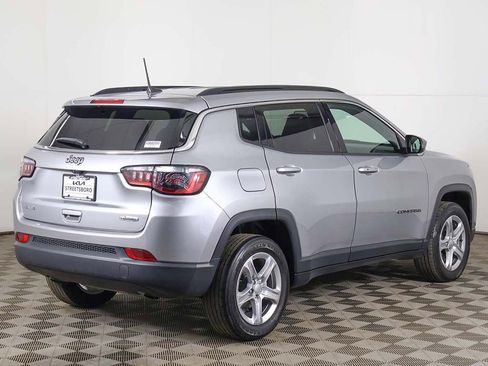 Used 2023 Jeep Compass Latitude w/ Convenience Group AWD/4WD image 9