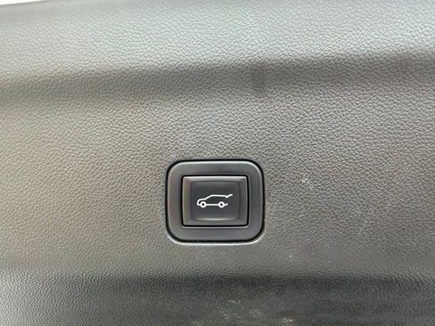 Used 2023 Chevrolet Tahoe Premier w/ Advanced Technology Package AWD/4WD image 44