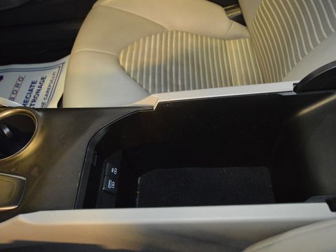 Used 2022 Toyota Camry SE image 21