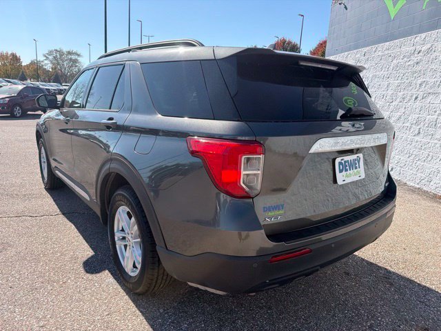 Used 2020 Ford Explorer XLT AWD/4WD image 3