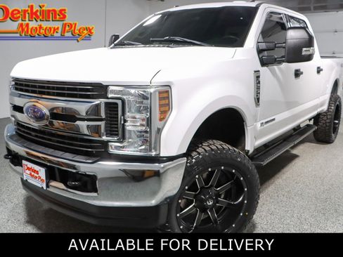 Used 2019 Ford F250 XLT image 1