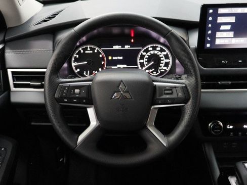 New 2026 Mitsubishi Outlander ES FWD image 21