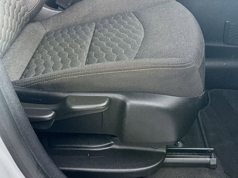 Used 2018 Chevrolet Equinox LT image 23