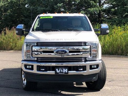 Used 2019 Ford F350 Lariat w/ Chrome Package image 31