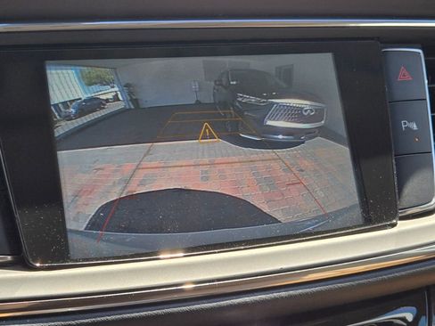 Used 2018 Buick Enclave Essence image 27