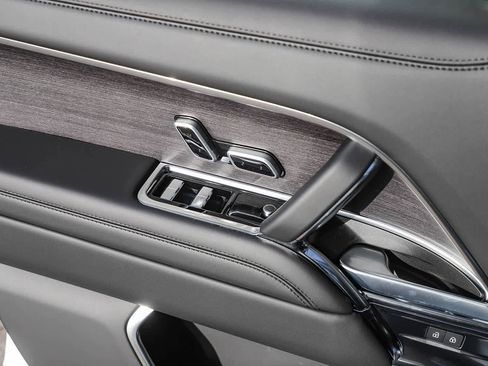 New 2026 Land Rover Range Rover SE image 20