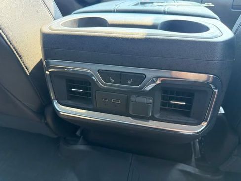 Used 2021 Chevrolet Silverado 1500 LTZ w/ LTZ Premium Package AWD/4WD image 17