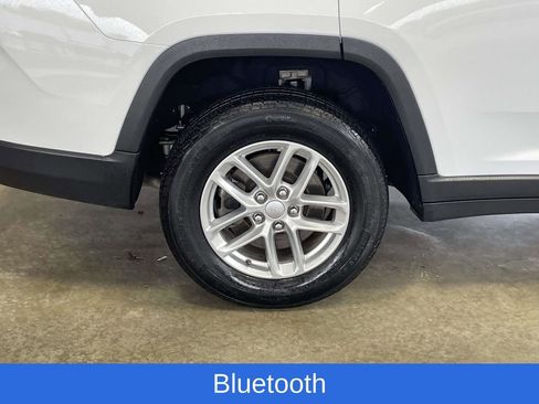 Used 2024 Jeep Grand Cherokee L Laredo image 12