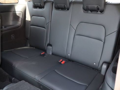 Used 2026 Nissan Pathfinder SL w/ SL Premium Package FWD image 7