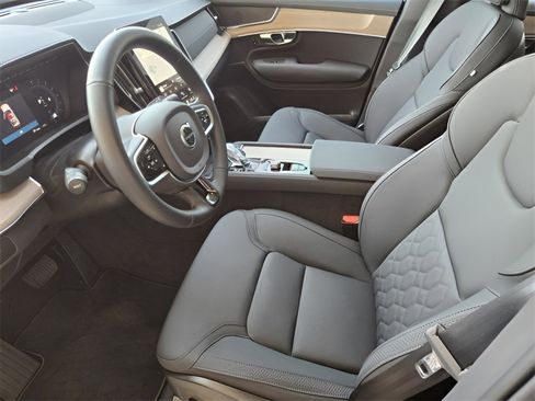 New 2025 Volvo XC90 B6 Core w/ Protection Package AWD/4WD image 10