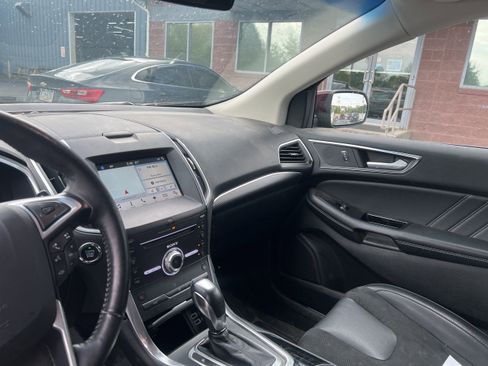 Used 2017 Ford Edge Sport w/ Technology Package AWD/4WD image 10