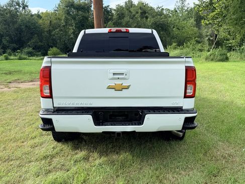 Used 2017 Chevrolet Silverado 1500 LTZ Z71 w/ LTZ Plus Package AWD/4WD image 4