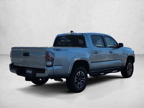 Used 2022 Toyota Tacoma TRD Sport w/ Technology Package RWD image 5