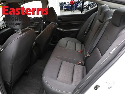 Used 2025 Nissan Altima 2.5 SV FWD image 21