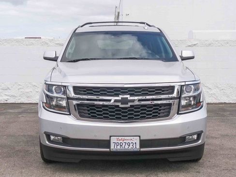 Used 2016 Chevrolet Suburban LT RWD image 2
